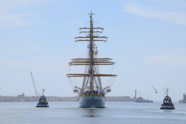 Nava scoala Mircea va ramane 5 luni in portul militar Constanta participand la un mars international
