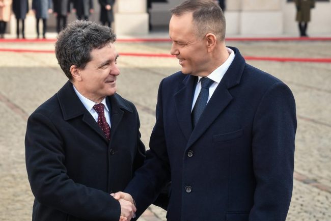 Nicuser Dan va gazdui pe 13 mai la Cotroceni Summitul B9 si al Tarilor Nordice
