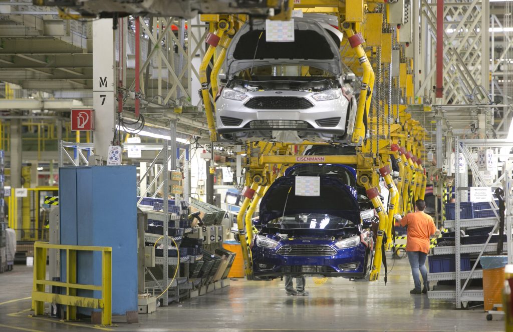 Pentagonul a purtat discutii cu Ford si GM privind sprijinul pentru productia de armament