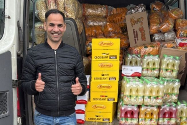 Remus barbatul crescut intr un orphanat din Cluj se pregateste sa ii ofere ajutor lui Iepuras cu daruri pentru zeci de copii din centre FOTO