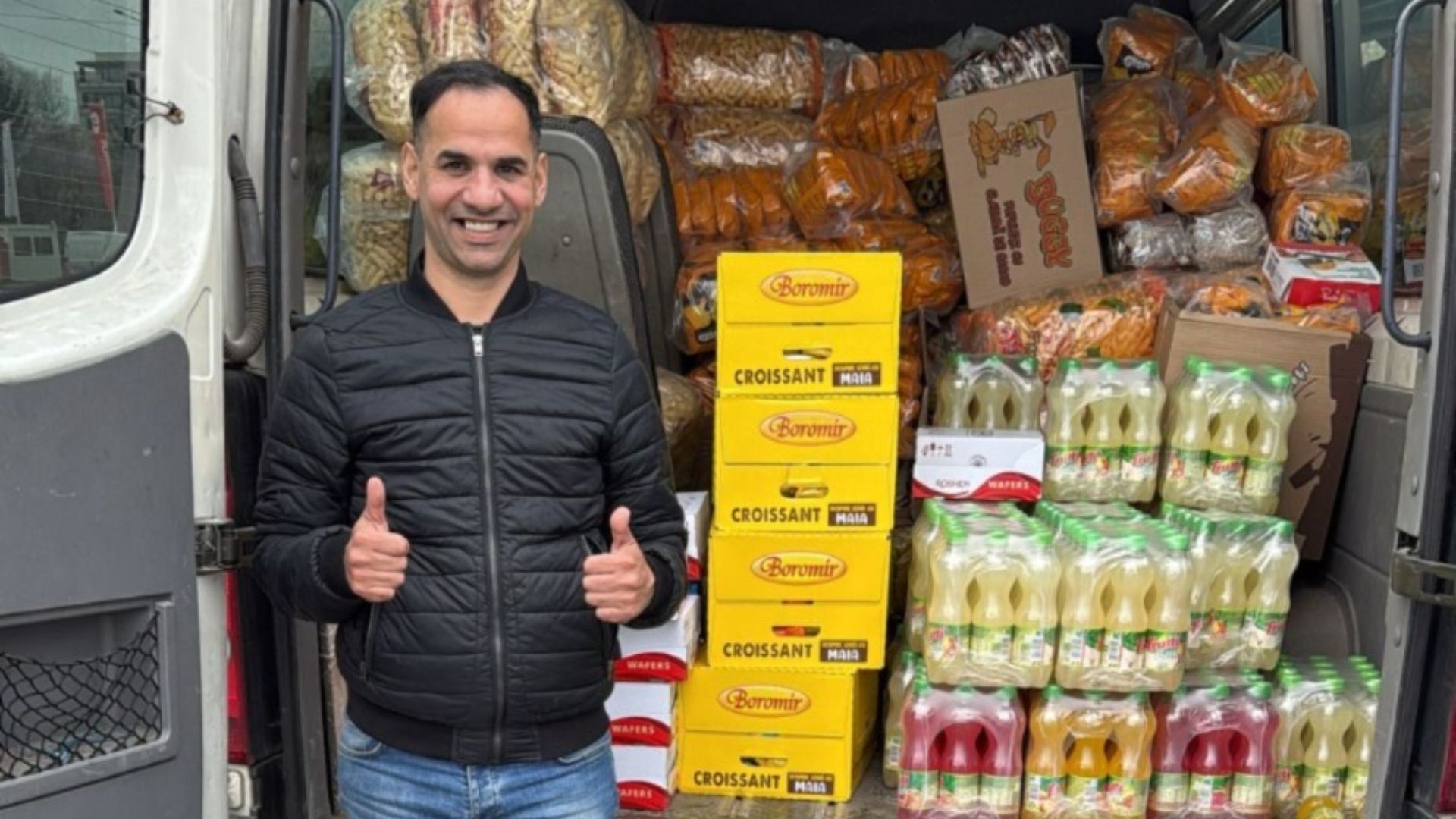 Remus barbatul crescut intr un orphanat din Cluj se pregateste sa ii ofere ajutor lui Iepuras cu daruri pentru zeci de copii din centre FOTO