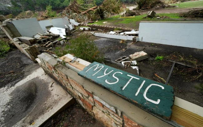 Texas 27 de victime intr o tabara de fete crestine Martorii sustin ca o evacuare anticipata ar fi putut salva vieti