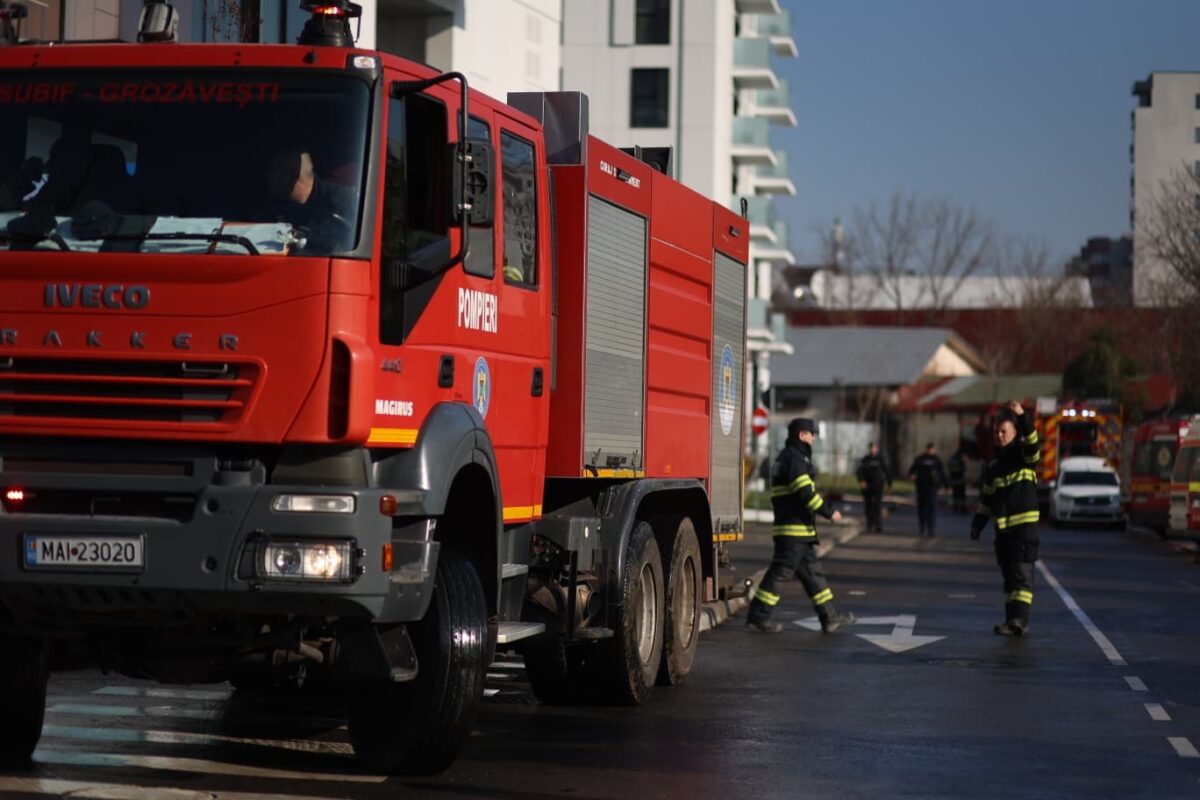 accident rutier pe dn 1a in boltesti scaini pompierii intervin pentru salvarea celor afectati