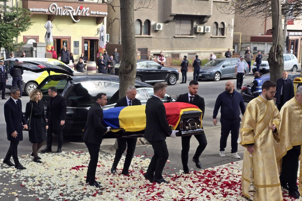 actualizare mircea lucescu a fost inhumat cu onoruri militare la cimitirul bellu