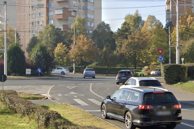 haos pe o strada din cluj soferii circula zilnic pe banda gresita iar pericolul este iminent generati situatii periculoase