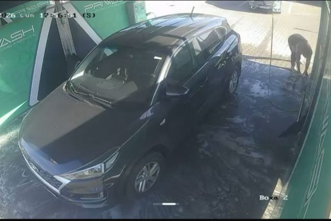 video incredibil ce pot face unii un clujean a furat jucariile unui copil lasate langa masina doar cateva secunde tatal gunoiule da mi inapoi masinutele