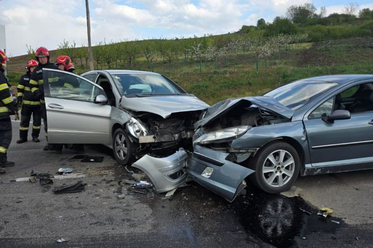 Accident in Cluj Doi tineri grav raniti intr un incident din aceasta seara Au fost dusi de urgenta la spital