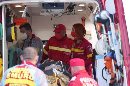 Ambii militari răniți în urma exploziei de la Botoșani au suferit arsuri la căile respiratorii și vor fi tratați în Belgia.