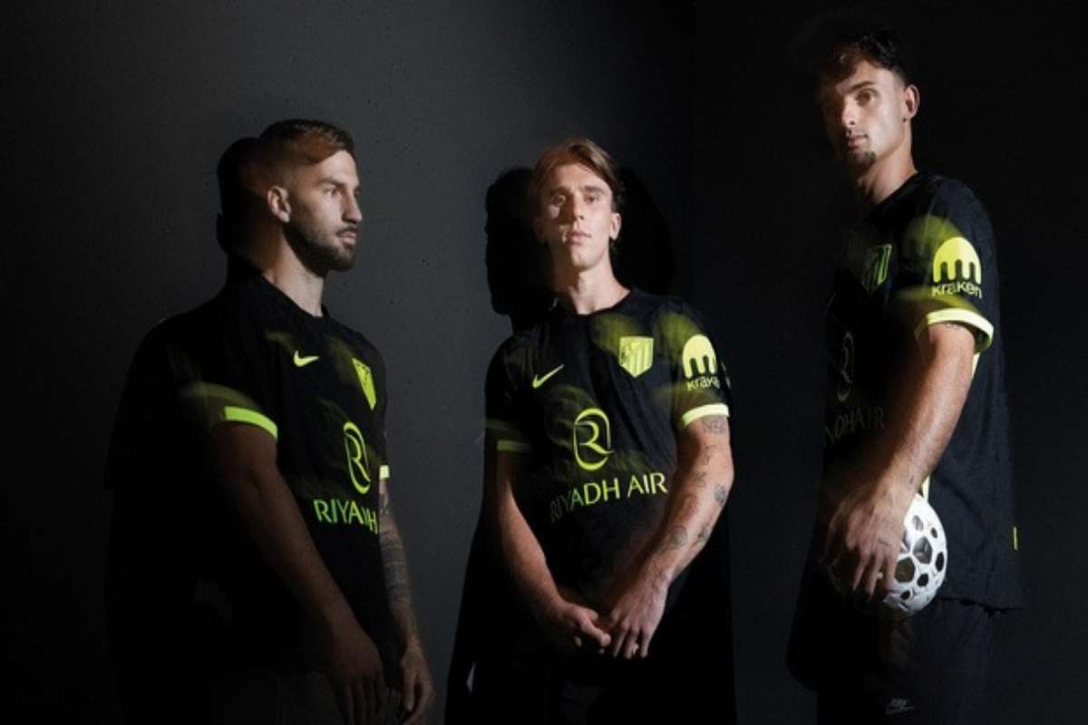 Atletico Madrid lanseaza al doilea echipament pentru sezonul viitor