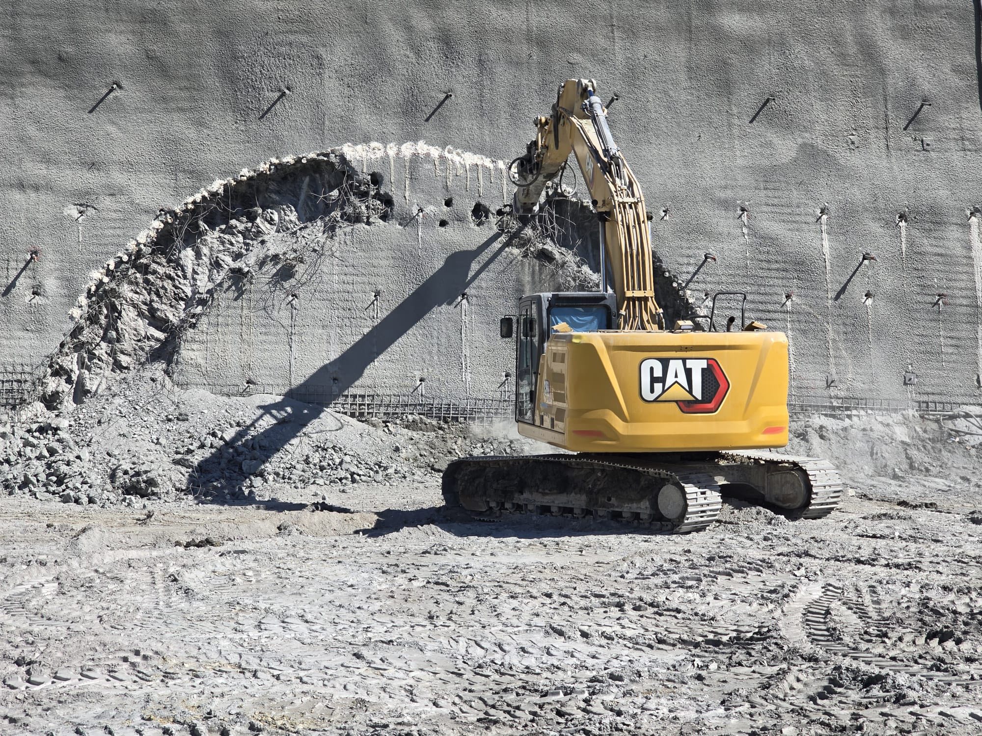 Au inceput lucrarile la Tunelul Balota de pe Autostrada Sibiu Pitesti Sectiunea Boita Cornetu va cuprinde sapte tuneluri si 49 de viaducte