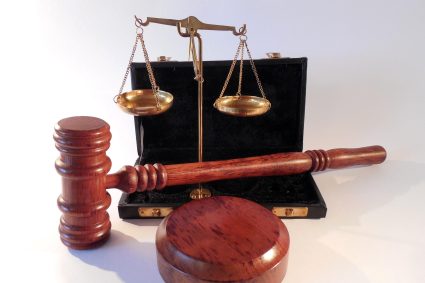 Avocat din Baroul București, trimis în judecată după ce a intrat fără drept în sediul ANAF.