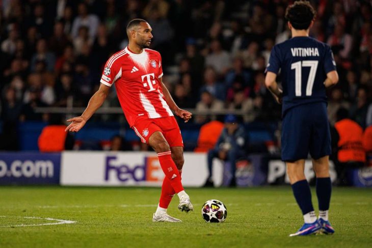 Bayern Munchen va imbraca echipamentul pentru sezonul viitor in returnul cu PSG din Liga Campionilor