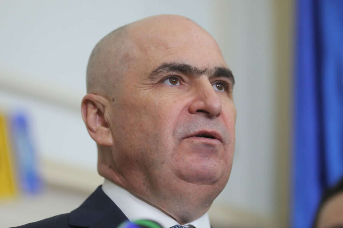Bolojan despre profesori Aceti oameni merit aprecierea noastr Este fundamental s ne respectm prinii