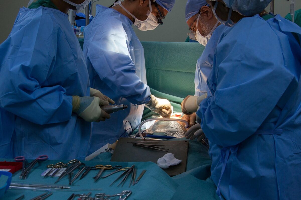 Clinica din Capitala in care o femeie a murit dupa un lifting a fost inchisa