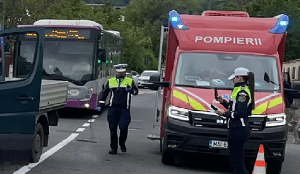 Cum s a produs accidentul in care un tanar si a pierdut viata pe o strada din Cluj Napoca Un sofer de 49 de ani nu a acordat atentie la iesirea de pe o strada