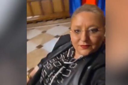 Diana Șoșoacă a creat scandal la consultările de la Cotroceni: „Se vede bine că mă aflu aici? Luați…