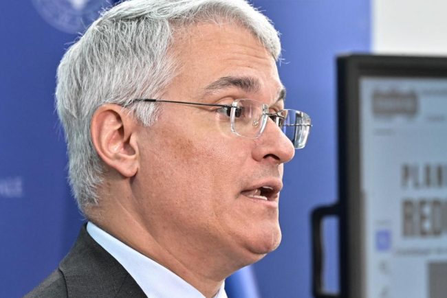 E ipocrizie sa ne sacrificam pentru tara Dragos Pislaru explica de ce salariile demnitarilor vor