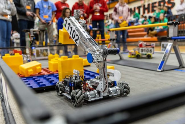 Elevii unui liceu din Cluj pleaca sa determinate Europa in domeniul roboticii CJ Cluj le acorda 113000 de lei pentru competitia din Olanda