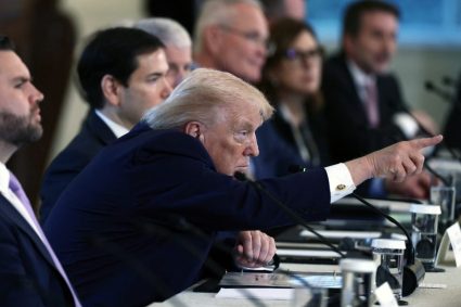 FT: ExxonMobil și Chevron se împotrivesc presiunii lui Trump de a crește producția de petrol