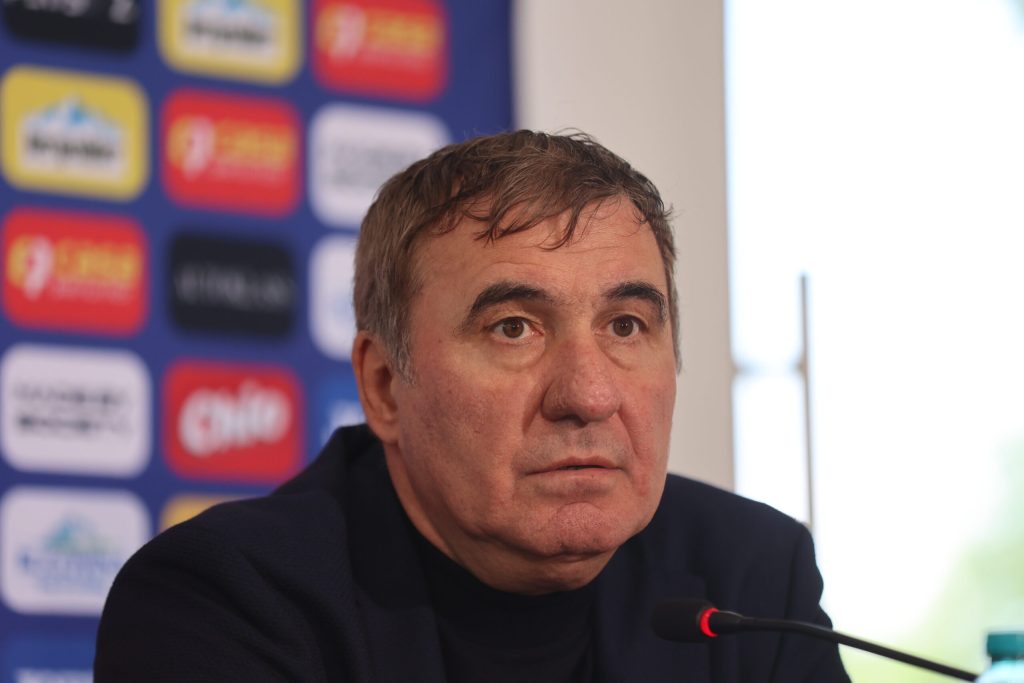 Hagi a prezentat echipa tehnica medicala si de suport care il va ajuta in pregatirea Nationalelor