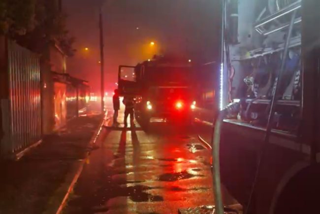 Incendiu de mari dimensiuni in Capital Autoritatile au emis mesaj Ro Alert