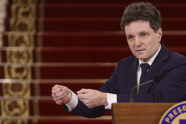 Nicuser Dan a contestat la CCR legea care dubla cota de ursi care pot fi vanati de la 400 la