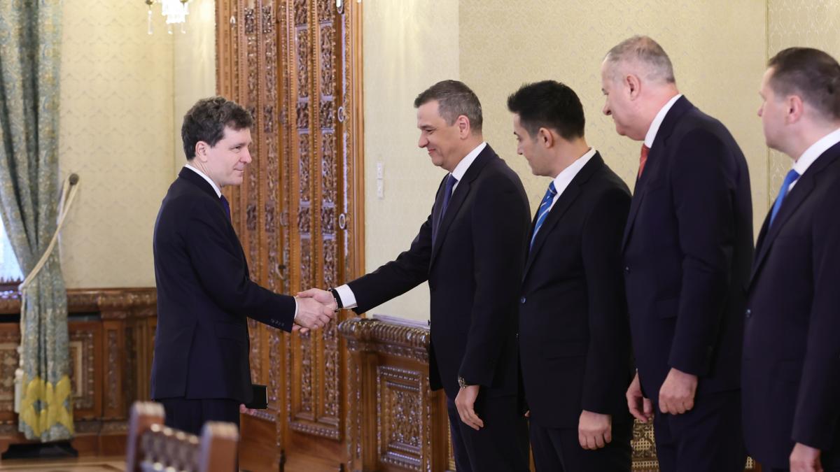 Nicuser Dan l a intrebat pe Sorin Grindeanu daca PSD va prelua functia de premier Ce