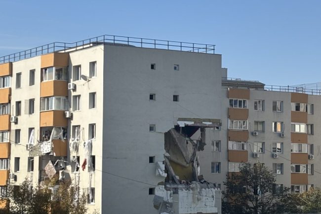 Patru persoane si trei companii investigate in legatura cu explozia de la blocul din Rahova