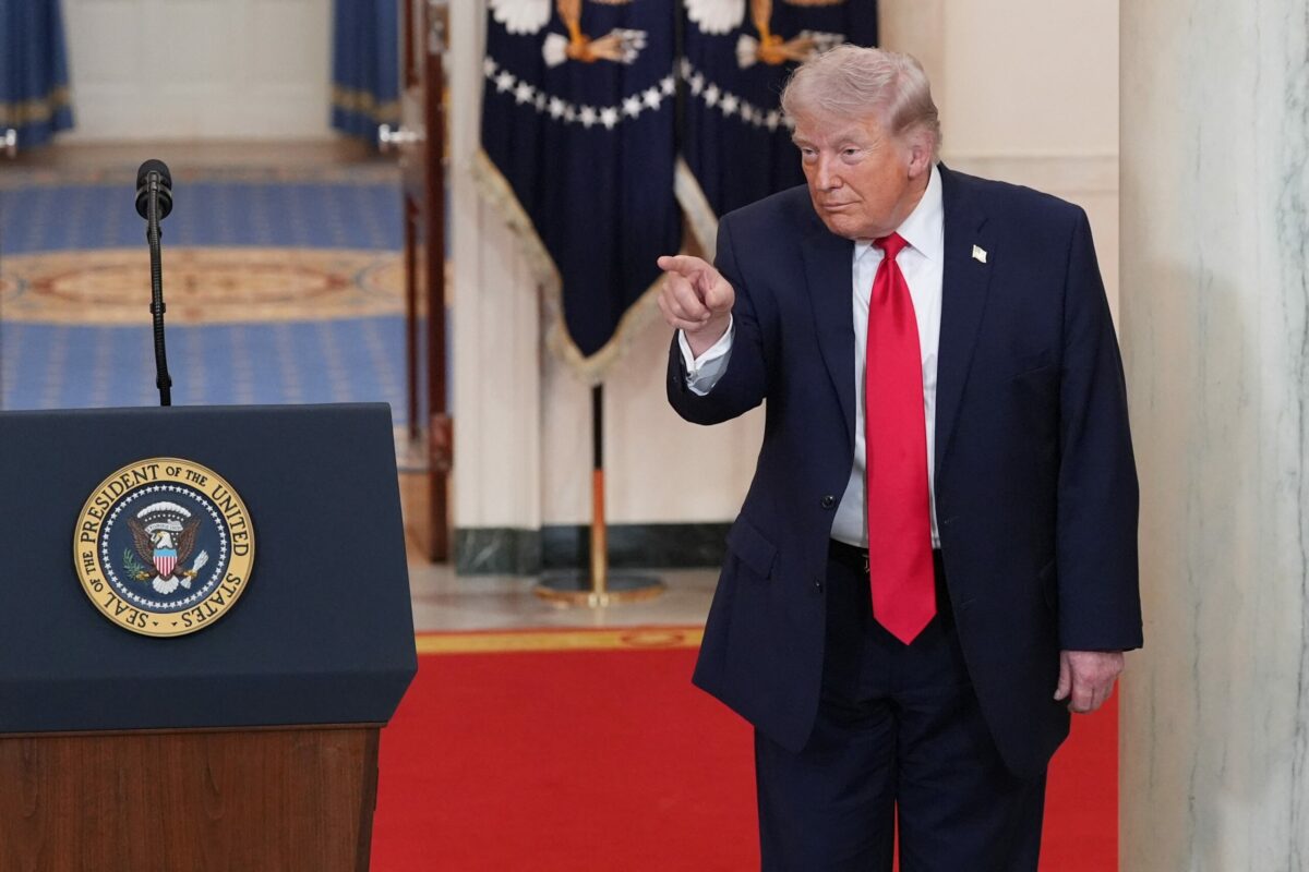 Pietele globale scad iar petrolul depaseste 110 dolari dupa avertismentul lui Trump catre Iran Ceasul ticaie