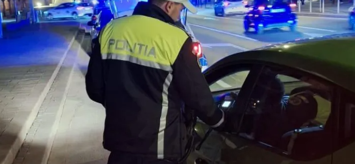 Politistii au invadat strazile din Cluj Peste 100 de persoane controlate permise suspendate si amenzi de mii de lei