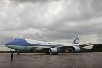 Poluare la baza militară unde este staționat Air Force One. Combustibilul pentru avioane a contaminat apa.