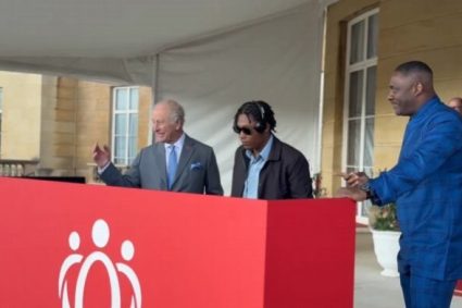 Regele Charles a urcat la pupitrul de DJ alături de Idris Elba la o impresionantă petrecere regală.