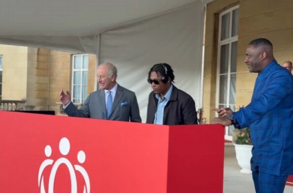 Regele Charles a urcat la pupitrul de DJ alaturi de Idris Elba la o impresionanta petrecere regala