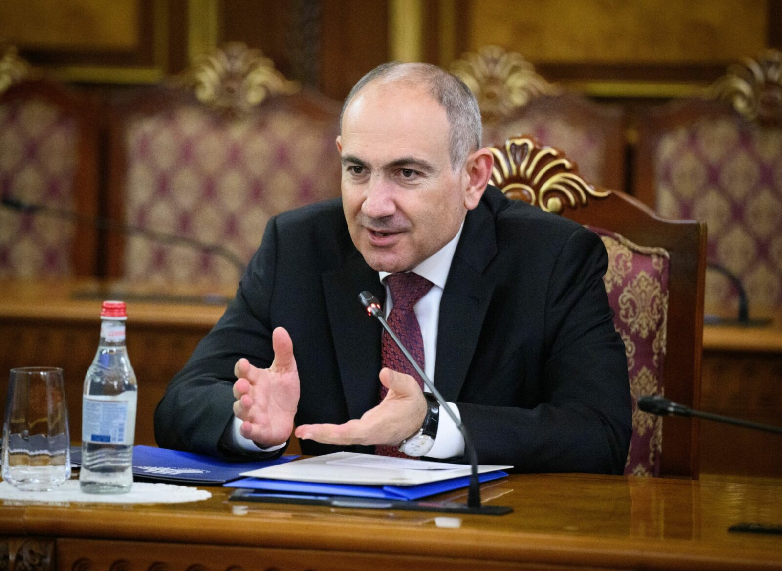 Rusia intentioneaza sa organizeze trimiterea a 100000 de persoane intr o tara pentru a vota impotriva unui candidat