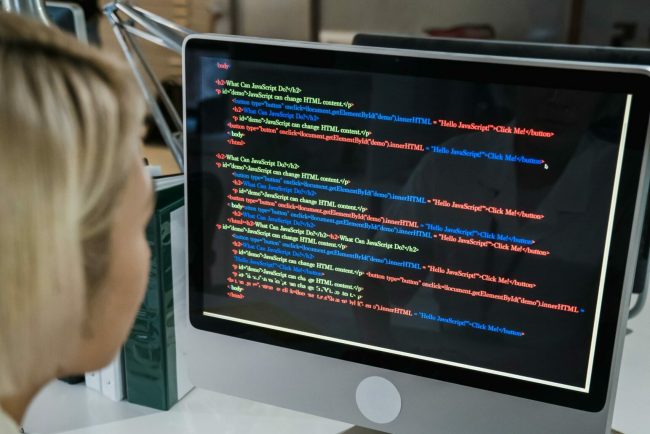 Salarii de un milion de dolari pe an si bonusuri uriase razboiul gigantilor tehnologici pentru talentele de top in AI