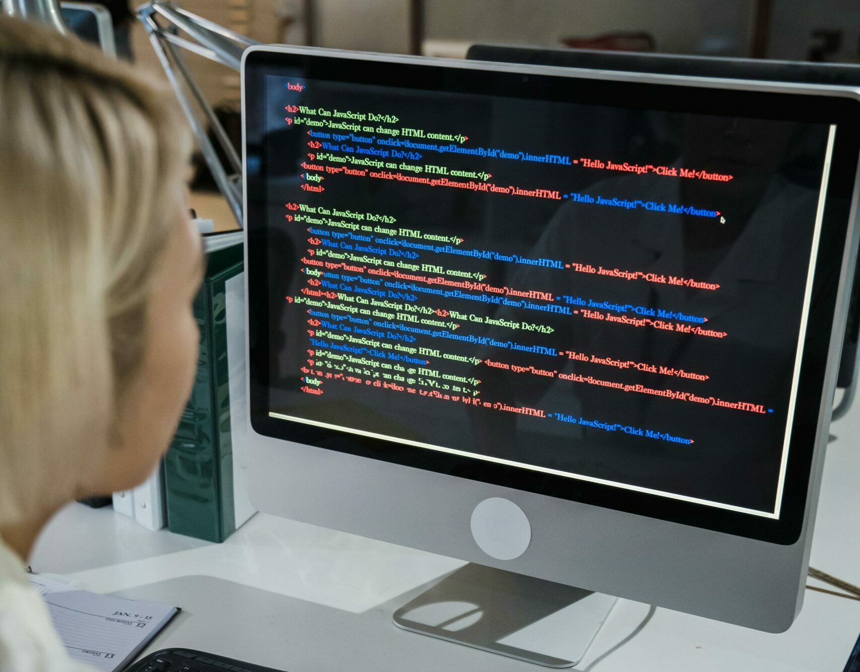 Salarii de un milion de dolari pe an si bonusuri uriase razboiul gigantilor tehnologici pentru talentele de top in AI