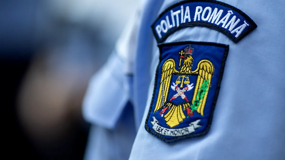 Scena de groaza intr un sat din Timis Un barbat si a amenintat tatal si copiii cu un cutit Politia a solicitat ajutorul unui negociator