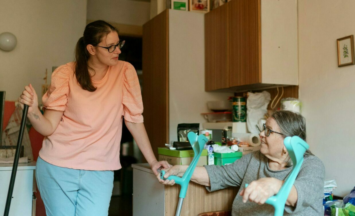 Statut european al ingrijitorilor Pensii si concedii pentru cei care au grija de membri ai familiei