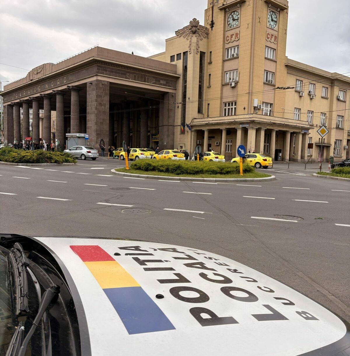 Taximetristii de la Gara de Nord verificati de Politia Locala Baiatule te duc cu 150 de lei