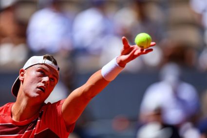 Tenismenul danez Holger Rune, fost jucător în Top 4 mondial, își amână revenirea după gravitatea accidentării suferite în 2025 și nu va lua parte la Roland-Garros.