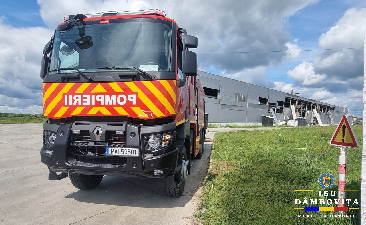 Un ranit si mai mult de 40 de persoane evacuate in urma unei explozii la o hala din Targoviste