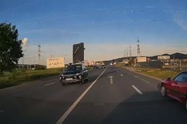 VIDEO Cluj Cum sa NU transporti ceva cu masina A cazut impreuna cu suporturile peste masinile din spate