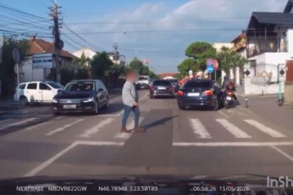 VIDEO. Motociclist din Cluj, rănit dupa ce un șofer i-a tăiat brusc calea fără să se asigure: „Totul s-a petrecut într-o secundă”