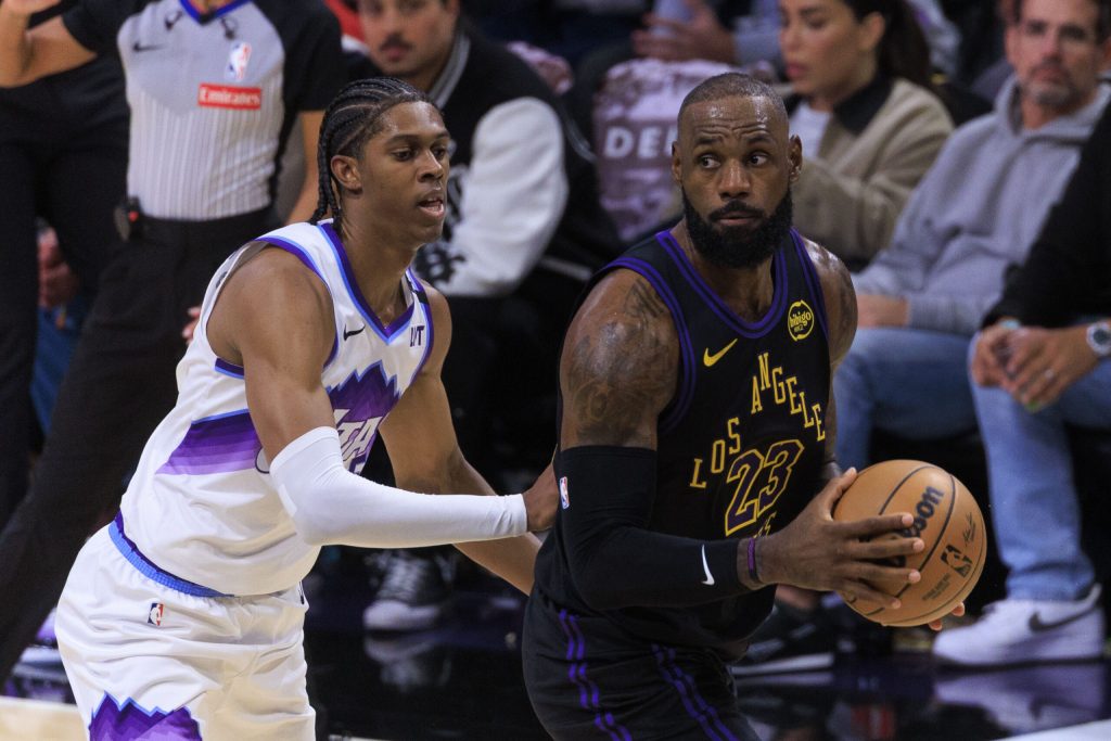 nou record pentru lebron james in playoff urile nba los angeles lakers avanseaza in semifinalele conferintei de vest pistons si raptors isi impart seriile