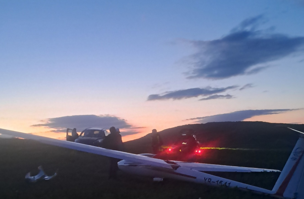planor cu posibile dificultati de aterizare la mera judetul cluj informatiile despre un posibil accident aviatic nu sunt confirmate nu am fost sesizati