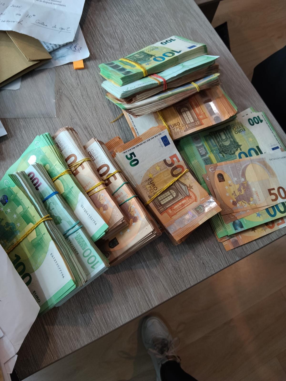 stenograme las i spun direct lui marin andrei ce discuii purtau procurorii din constana acuzai ntr un dosar legat de fonduri n birou intervenii n anchete i presiuni la isu imagini de la percheziii