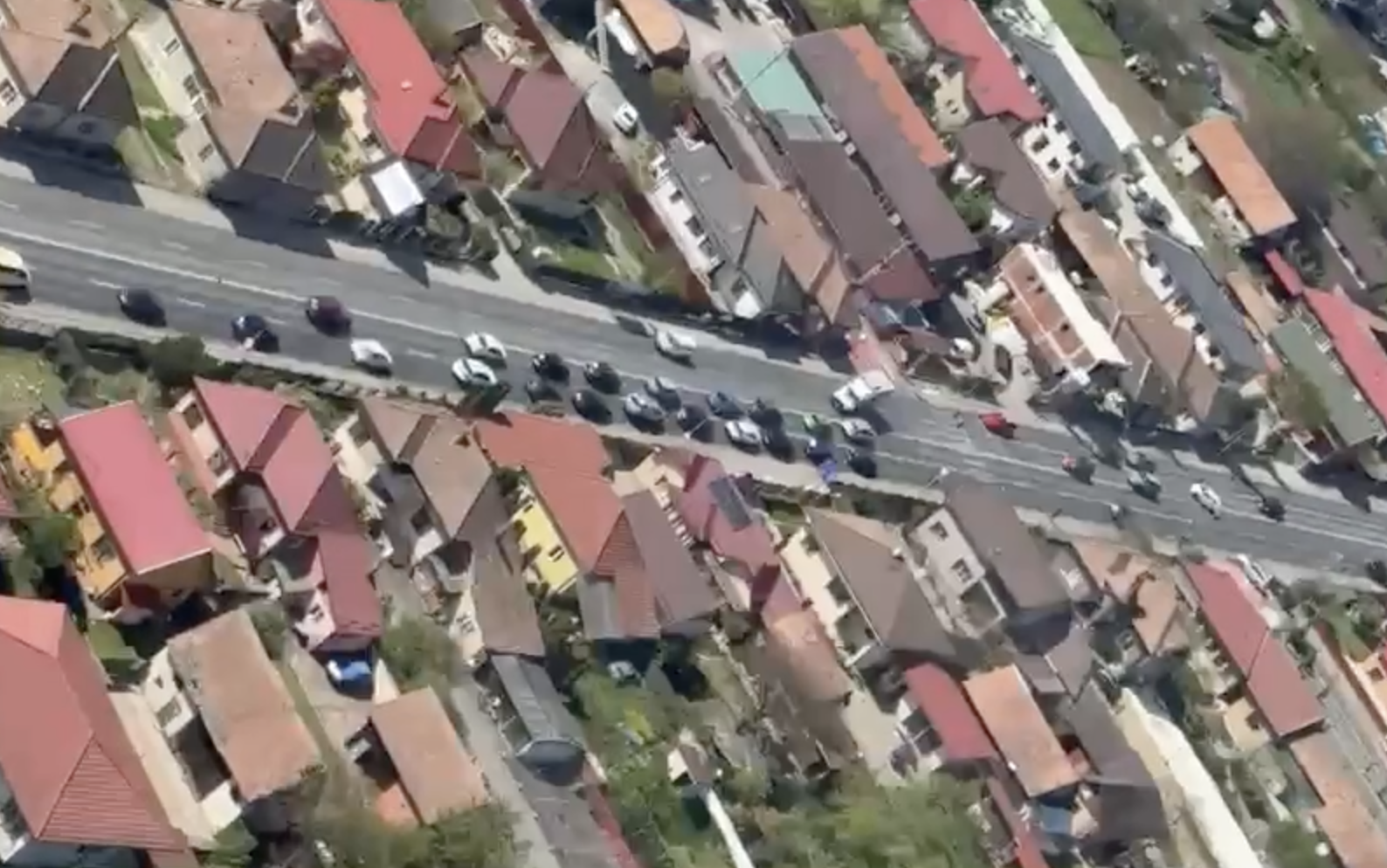 video politisitii din cluj supervizeaza traficul de 1 mai din aer cum se desfasoara circulatia in prezent pe iesirile din cluj napoca catre floresti si gilau