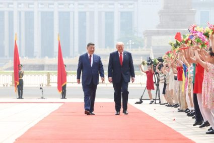 Vizita lui Trump în China: Prima zi a discuțiilor cu Xi Jinping despre cooperarea economică și Strâmtoarea Ormuz / Trump îl invită pe liderul chinez să vină la Casa Albă.