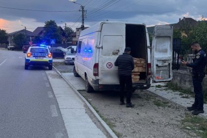 A fost prins cu lemn fără documente pe drumurile din Cluj! Un bărbat de 60 de ani din Florești a rămas fără marfă și a fost sancționat cu o amendă considerabilă.