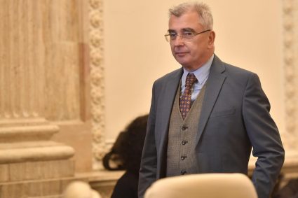 AUR nu știe „deocamdată” împotriva cărei formule guvernamentale să se poziționeze. Peiu: „Este important, trebuie…”